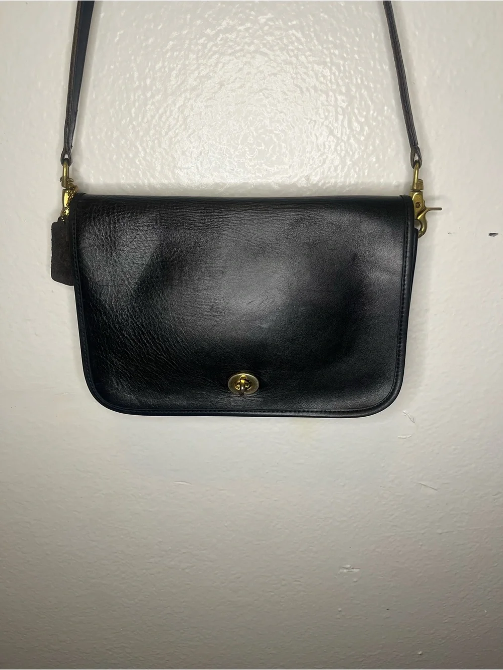 Vintage Hunt Club Black Leather Shoulder Bag with Gold Hardware